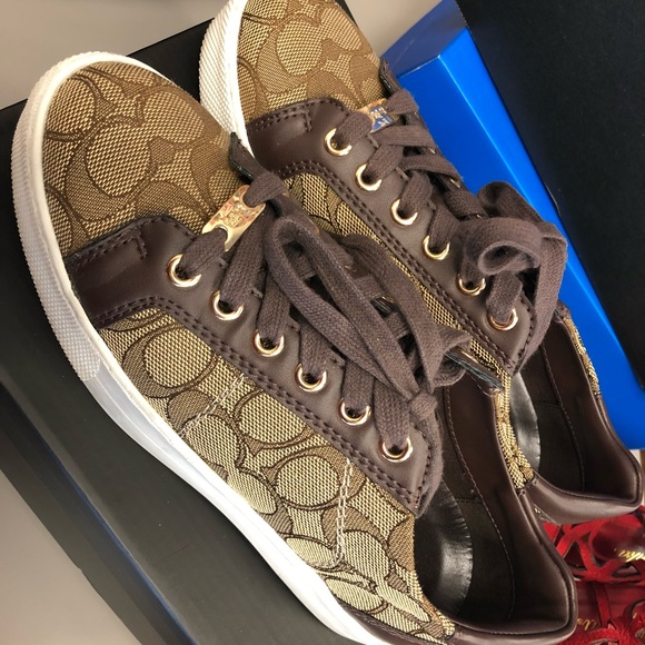 Shoes - Picture 2 of 3